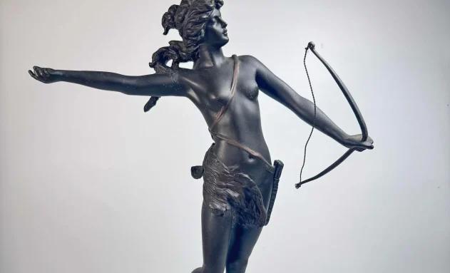 【ブロンズ像】アルテミス（弓を射る女性像）