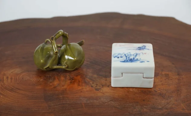 【茶道具・陶磁器】清風与平_双桃水滴・香合