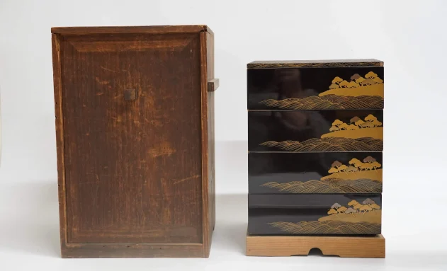 漆器_松紋の蒔絵重