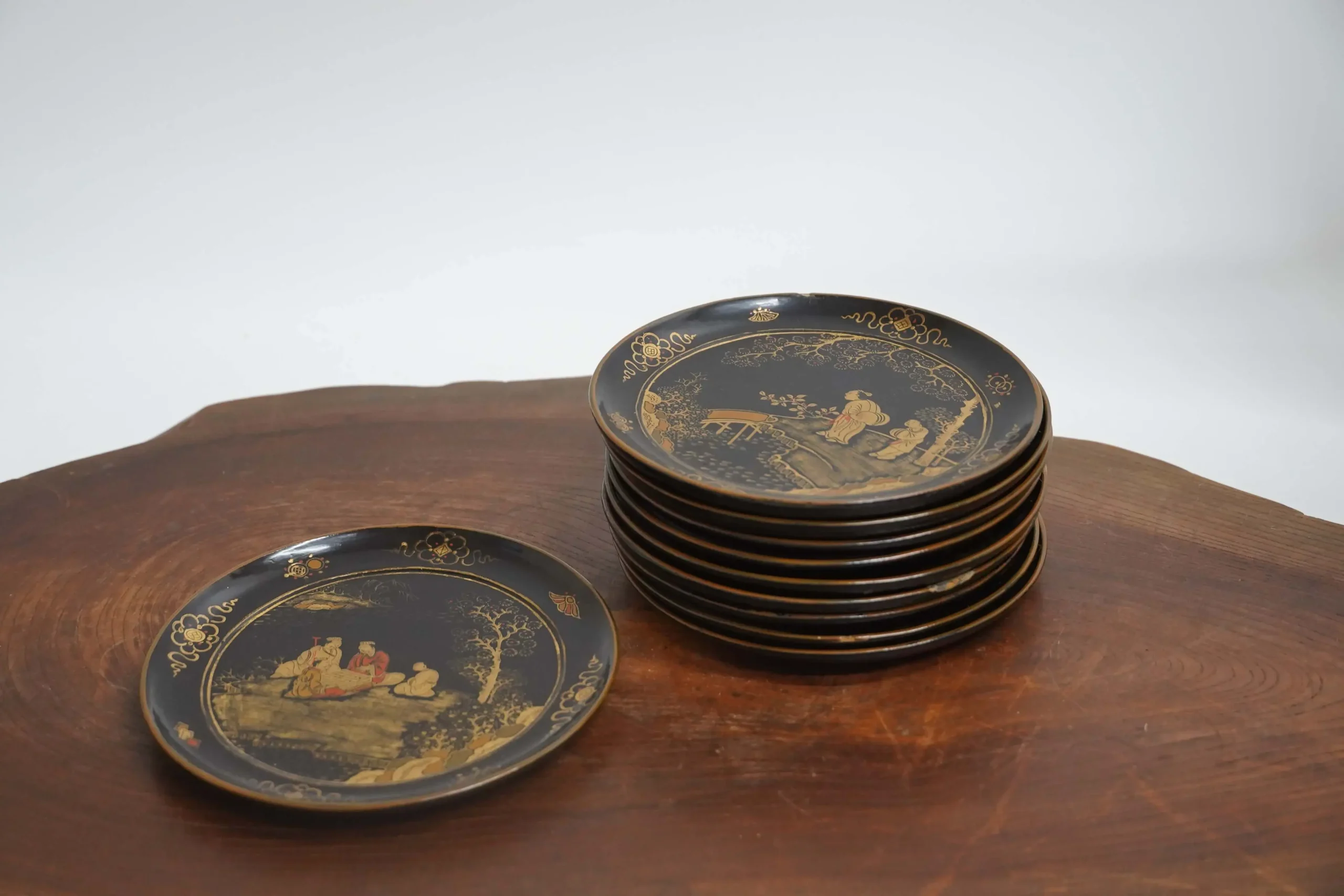 南蛮絵の菓子塗皿 | 福円堂の漆器買取実績紹介｜無料査定 高額買取の